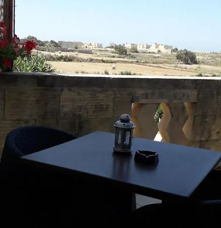 Maxija - Palm Frühstückspension *