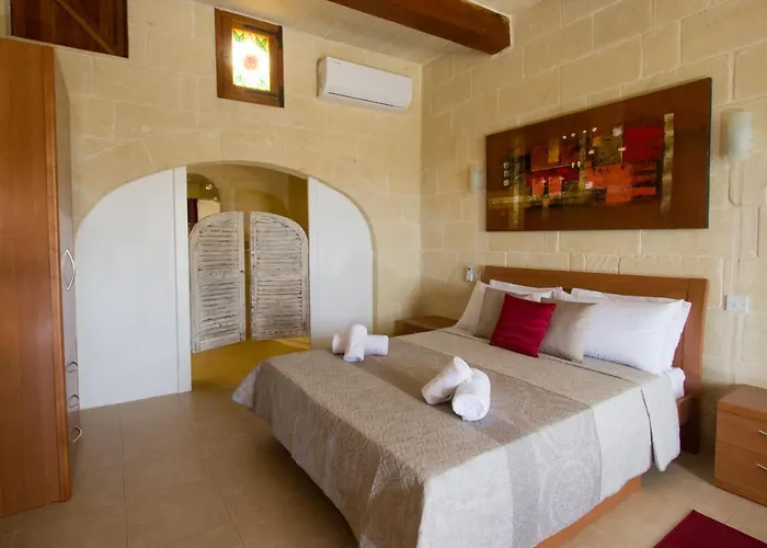 Maxija - Palm Bed & Breakfast *